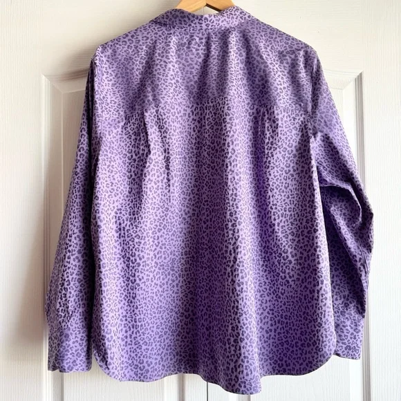 Chico’s No Iron Animal Print Jacquard Shirt - Picture 7 of 8